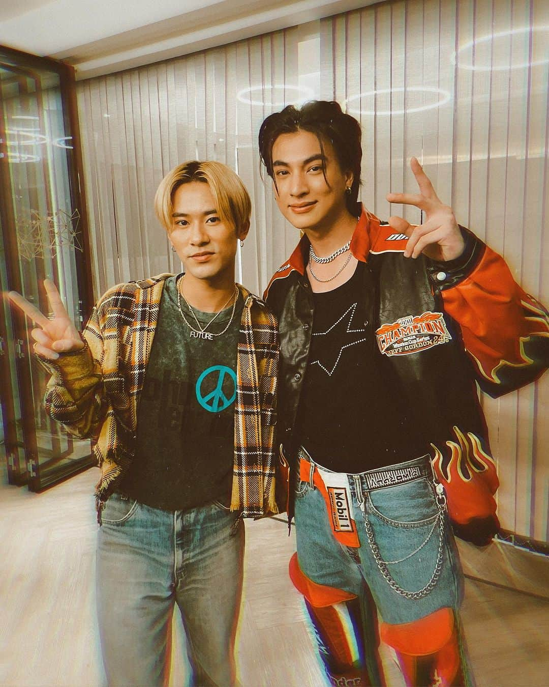 深堀未来のインスタグラム：「พี่ชายใจดี😍✨  @gulfkanawut   『ALL I EVER WANTED feat. GULF KANAWUT』  #AIEW_BBZxGULF #AllIEverWanted #GULFKANAWUT #BALLISTIKBOYZ #イケてるメンズ」