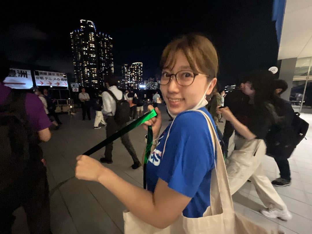 華音さんのインスタグラム写真 - (華音Instagram)「さっき水樹奈々さんのライブ行ってきました！ 懐かしい曲が多くて。その中には初の留学で語学の壁やカルチャーショックに心やられて泣きじゃくって通学してた時、奈々さんの曲を聴いて元気づけられて乗り越えるぞ頑張るぞと励まされた曲がいっぱいあって。昔はYouTube画面越しで奈々さんのライブ観て一緒に飛び跳ねてたけど、今日はそんな憧れの世界に自分も混ざれて明日を忘れて飛び跳ねていっぱい感動と元気チャージしました😭 えもすぎ😭 ライブ最高すぎてまた行きたい😭 そんな明日は4時起きで熊本。 また投稿します。頑張るぞ！ふぁいやー！   #水樹奈々  #ライブ  #ふぁいやー #🔥🔥」9月1日 22時08分 - kanon_act