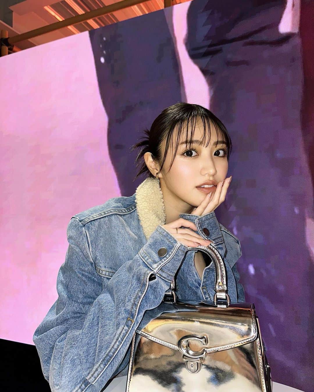 のインスタグラム：「Coach Wear Your Shine ポップアップストア オープニングイベントに行ってきました✨  Wear Your Shineがテーマであるように輝きのあるアイテムが沢山でした💜  FALL2023の新しいコレクションも楽しみだな〜 9月24日まで開催しています🥂  #コーチシャイン #WearYourShine #CoachJapan #PR @coach_japan @coach」