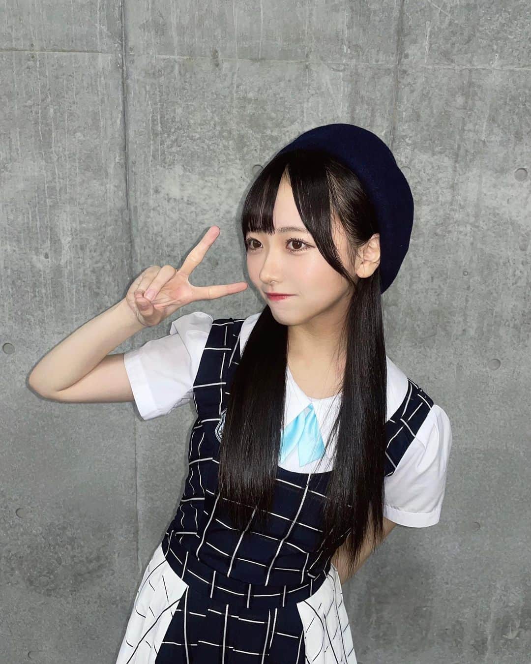 石田千穂のインスタグラム：「ストレートにハマり中😺 最近どのお仕事場所でもメイクさんに髪伸びたねーって言われます」