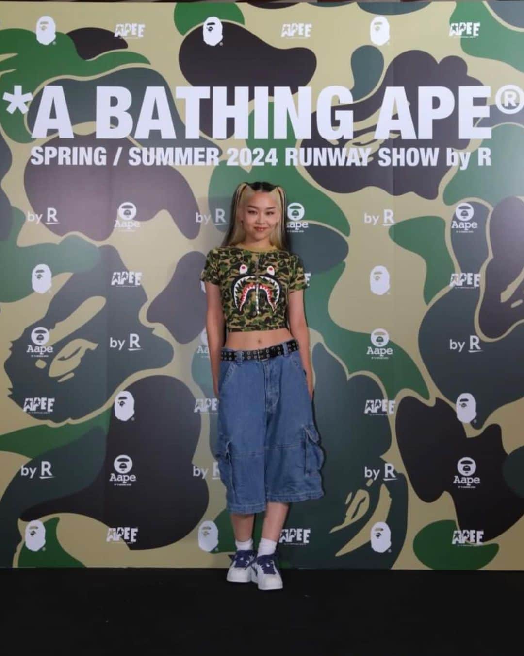 TOKINEのインスタグラム：「A BATHING APE® SPRING / SUMMER 2024 RUNWAY SHOW by R @bape_japan @go_miyazaki 🙏✨ ⁡ 洋服もスタイリングも音もモデルさんもかっこよすぎて、一瞬で終わってしまった。🥹❤️‍🔥 ⁡ ショーが終わった後、上京してきてよかったな🗼といろんな気持ちが込み上げてきた。 ⁡ 30周年おめでとうございます㊗️🪭🇯🇵❤️‍🔥」