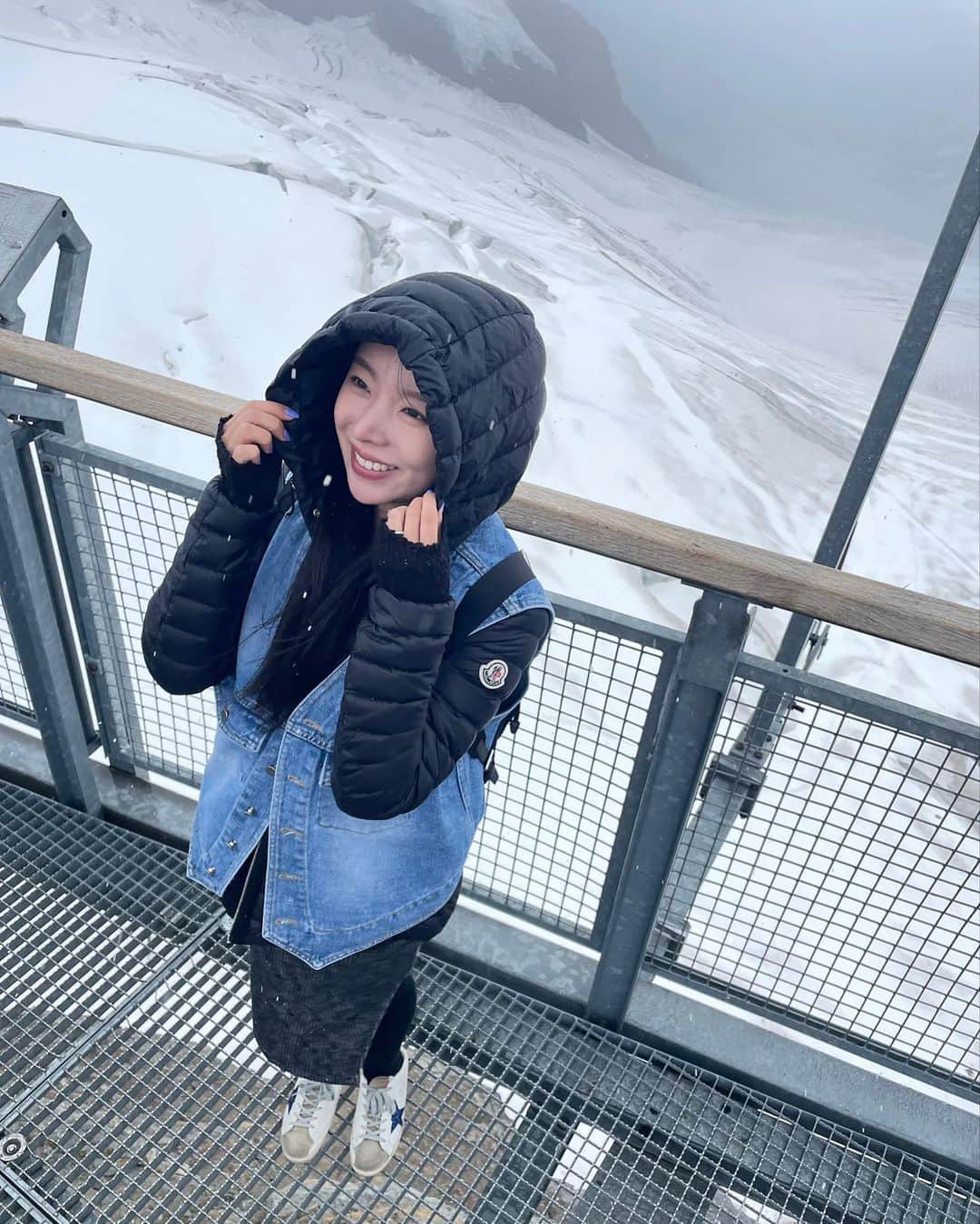 MeJiwooのインスタグラム：「융프라우요흐🇨🇭🏔️🤧」
