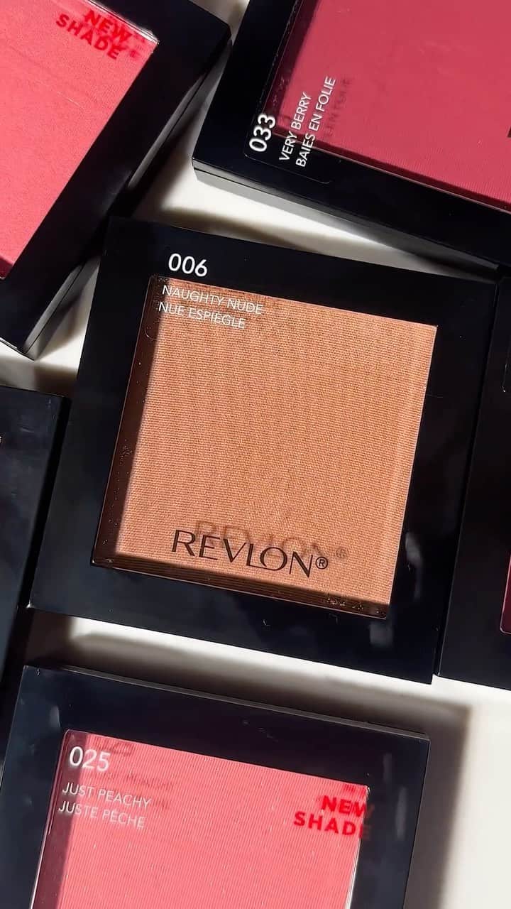 Revlonのインスタグラム：「Who says the summer glow has to end this weekend? Not us ✨  📹: @goglowgo_」