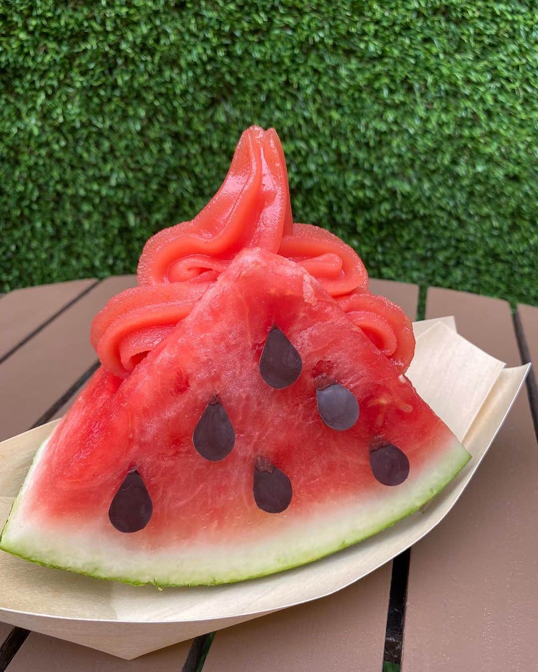 DOMINIQUE ANSEL BAKERYのインスタグラム：「Our final weekend of What-a-Melon Soft Serve here in SoHo, available daily today through Monday for Labor Day (Mon 9/4). 🍉🍦Refreshing homemade watermelon soft serve with a hint of lime, swirled into a slice of juicy ripe watermelon studded with hand-cut dark chocolate “seeds” - here in SoHo for this final week of summer while supplies last. #whatamelon #softserve」