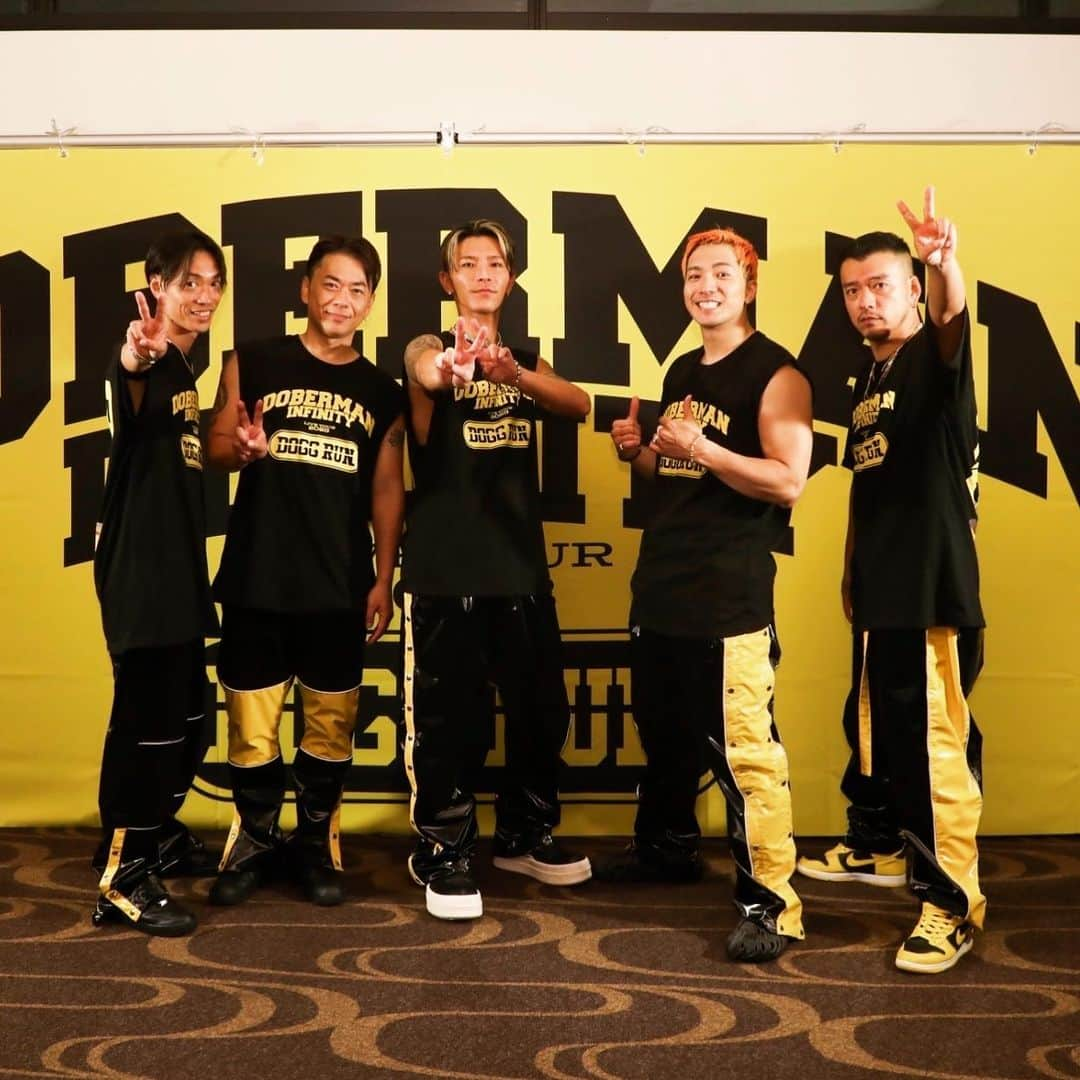 P-CHOさんのインスタグラム写真 - (P-CHOInstagram)「DOGG RUNツアー初日京都公演‼️ 半端ないぶつかり合いでしたね(^-^) これぞドーベルのライブ✨ 初日京都に集まって下さった皆さんに、本当にありがとうございました‼️ ぶっちゃけど頭登場の時、皆さんの歓声にうるっときてました✨ このまま突っ走りましょう‼️ 次は大阪公演また全力で(^-^)」9月1日 23時03分 - p_cho_ldh