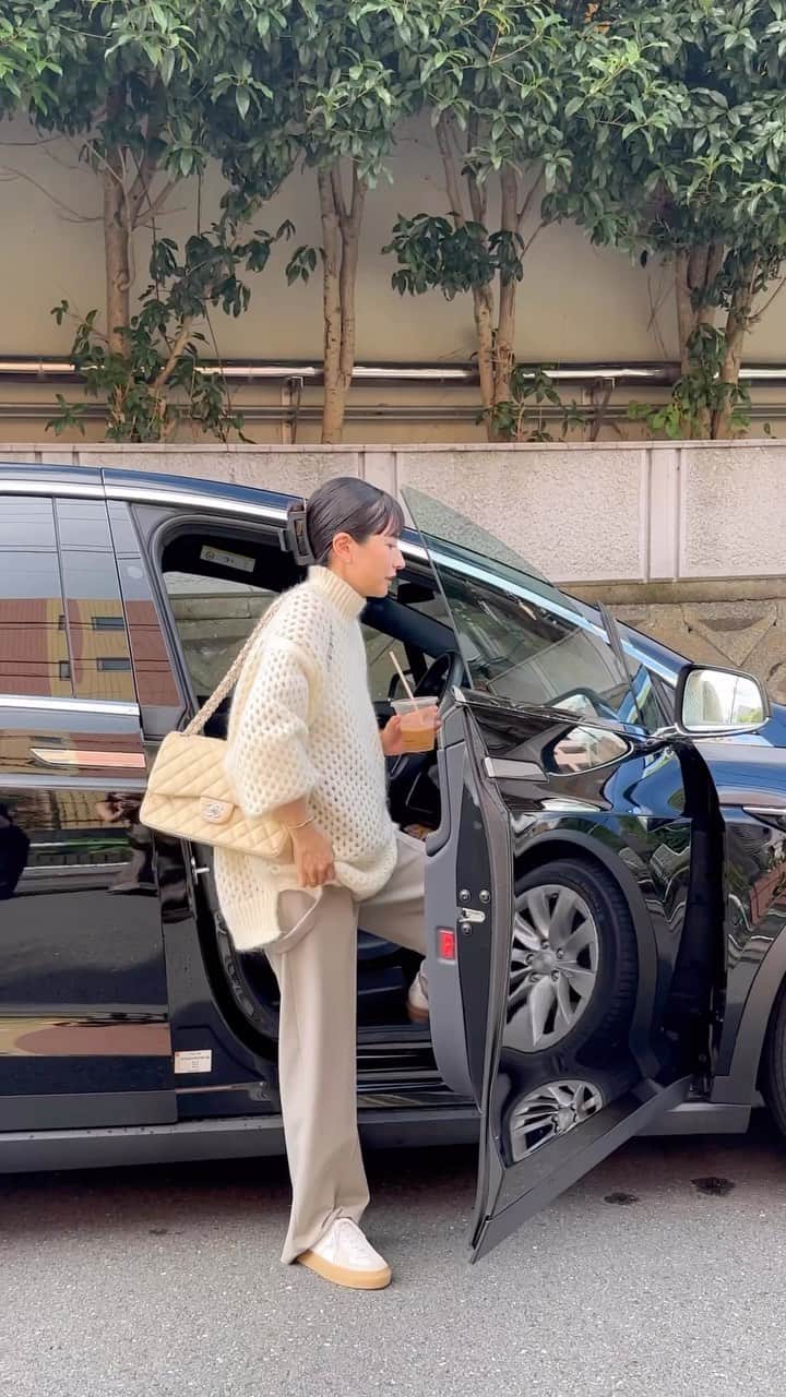 松本恵奈のインスタグラム：「お出かけリールを作ってみたよ◯ドットメッシュニットは発売中です♡ お問い合わせ沢山頂いているサスペンダー付きPTももうすぐ発売♡ この組み合わせも可愛いねっ♡ #clane #新作 #発売中」