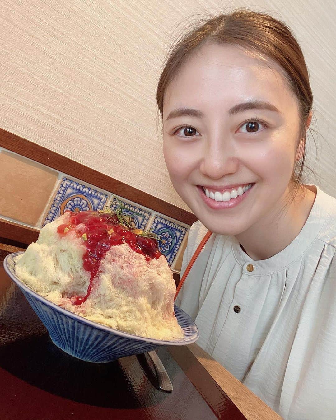 のインスタグラム：「9月突入ですね✨  たくさんの笑顔があふれ 幸せに包まれますように☺️  おやすみなさい🌙  #沢井はかき氷です #🍧  #かき氷 #かき氷大好き  #かき氷は人を幸せにする #🧡　 　 #笑顔溢れる毎日を  #明日もきっと素敵な一日 #🍀」