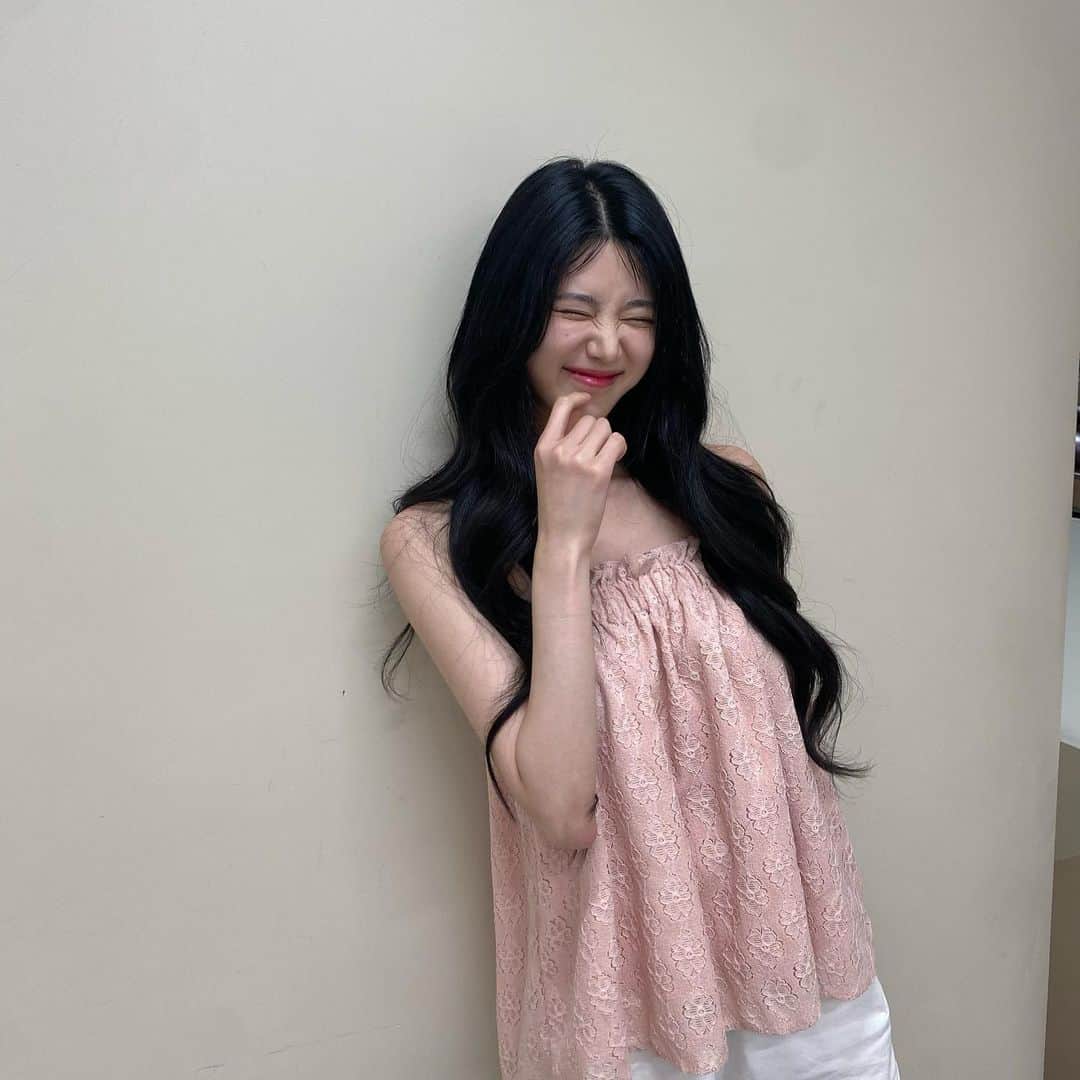 ハユンさんのインスタグラム写真 - (ハユンInstagram)「네 그렇게 됐습니다..긴머리 포기못해… #이퀄다이아몬드  @kimxxmiso」9月1日 23時27分 - leehwasi