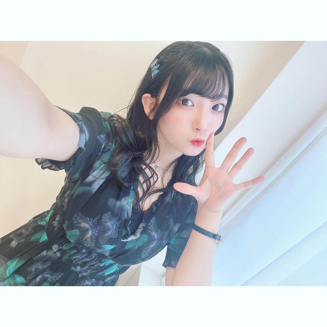 進藤あまねさんのインスタグラム写真 - (進藤あまねInstagram)「🦋‪  蝶コーデ🦋‪✨️ 青い蝶の洋服やアクセサリー見つけると買っちゃう(* 'ᵕ' )☆ ワンピースは一目惚れしたんだ〜💕   #ALLSAINTS  #ねすぐらむ」9月1日 23時37分 - amane_shindo_official