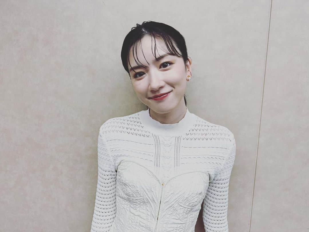のインスタグラム：「・ 映画「こんにちは、母さん」 本日、初日を迎えました👏👏  沢山の方に見て頂けますように🙇‍♂️  よろしくお願い致します🙇‍♂️☺️   #永野芽郁 #こんにちは母さん  #オフショット #本日撮りたて #☺️ #夜分遅くに失礼しました🙇‍♂️」