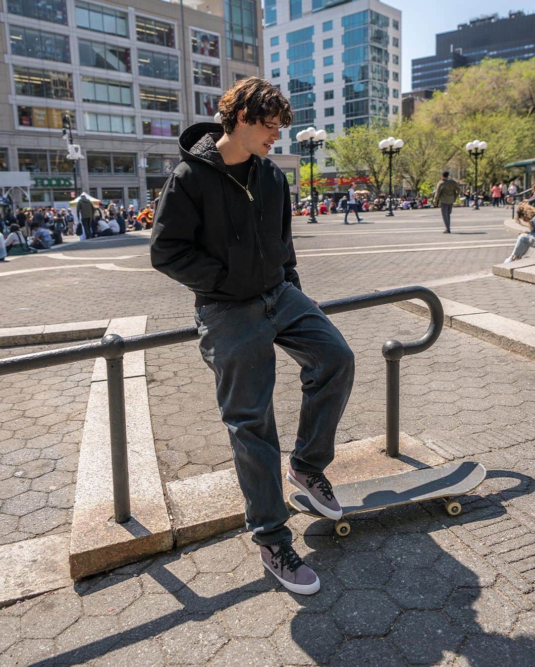 converseさんのインスタグラム写真 - (converseInstagram)「Your new skate shoe just dropped 😤  @louielopez’s signature style gets a seasonal colorup with tennis-inspired aesthetics and high tech details designed for skateboarding. #CreateNext  Shop the Louie Lopez Pro Mid, seen here on CONS rider @brianodwyer0, now on Converse.com.」9月1日 23時30分 - converse