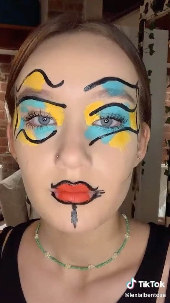 ValGarlandのインスタグラム：「Friday Fan Club Fashion Month Edition…  Major recreation of @viviennewestwood #redlabel fall 2013 collection by @alexisalbentosamakeup #dingdong darling ❗️❗️❗️  I absolutely love seeing all your recreations ✅  #valsfridayfanclub #valgarland #vivennewestwoodredlabel #fashionweek #fashionmonth」
