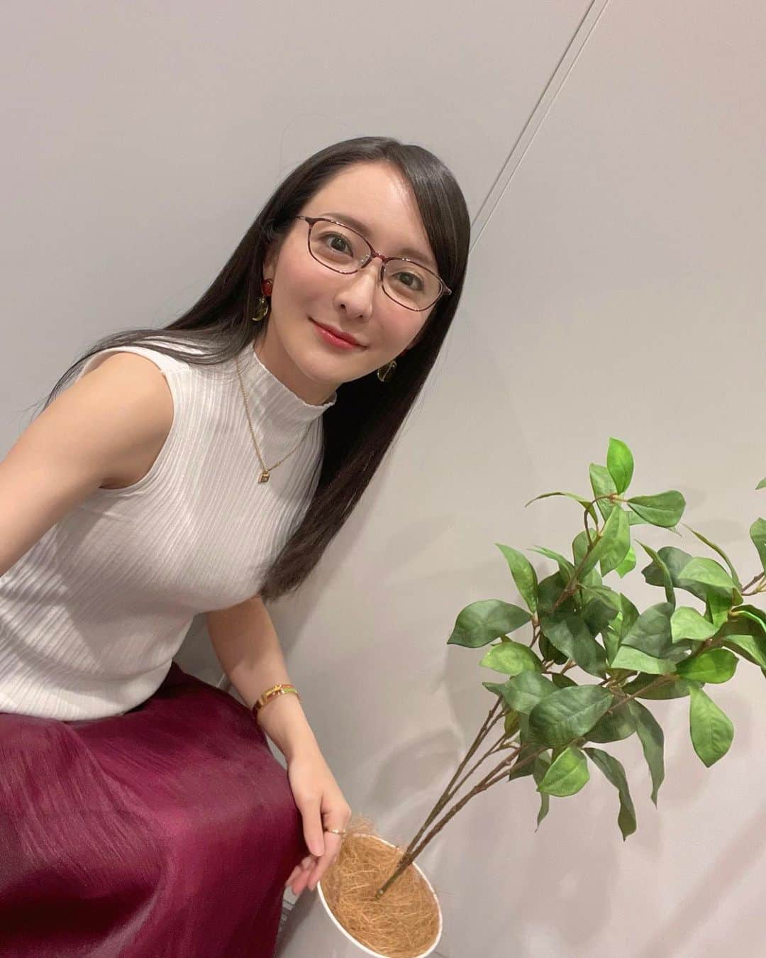 松澤千晶のインスタグラム：「控え室の草🌱 1週間お疲れ様でした〜✨  明日は待ちに待ったサイバーパンクイベントだ〜🎶」
