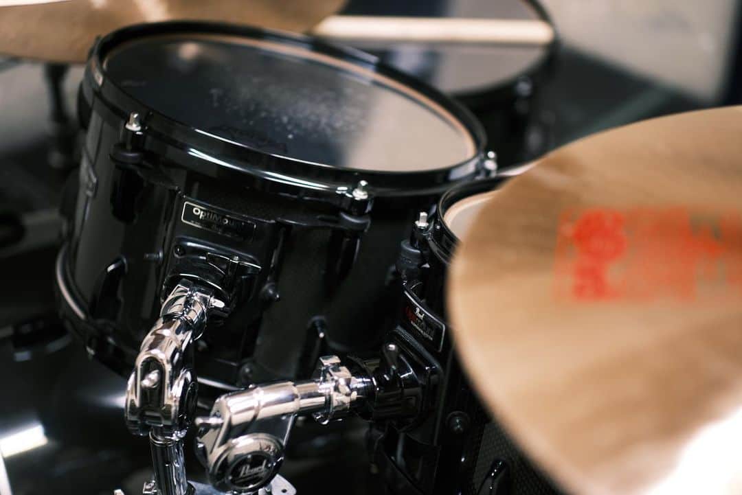角田美喜さんのインスタグラム写真 - (角田美喜Instagram)「来週のEXシアターへ向けてのリハーサル週間始まりまして🐕今日はNASHさんにてカーボンプライメイプル🥁 #drums」9月1日 23時47分 - drumittan