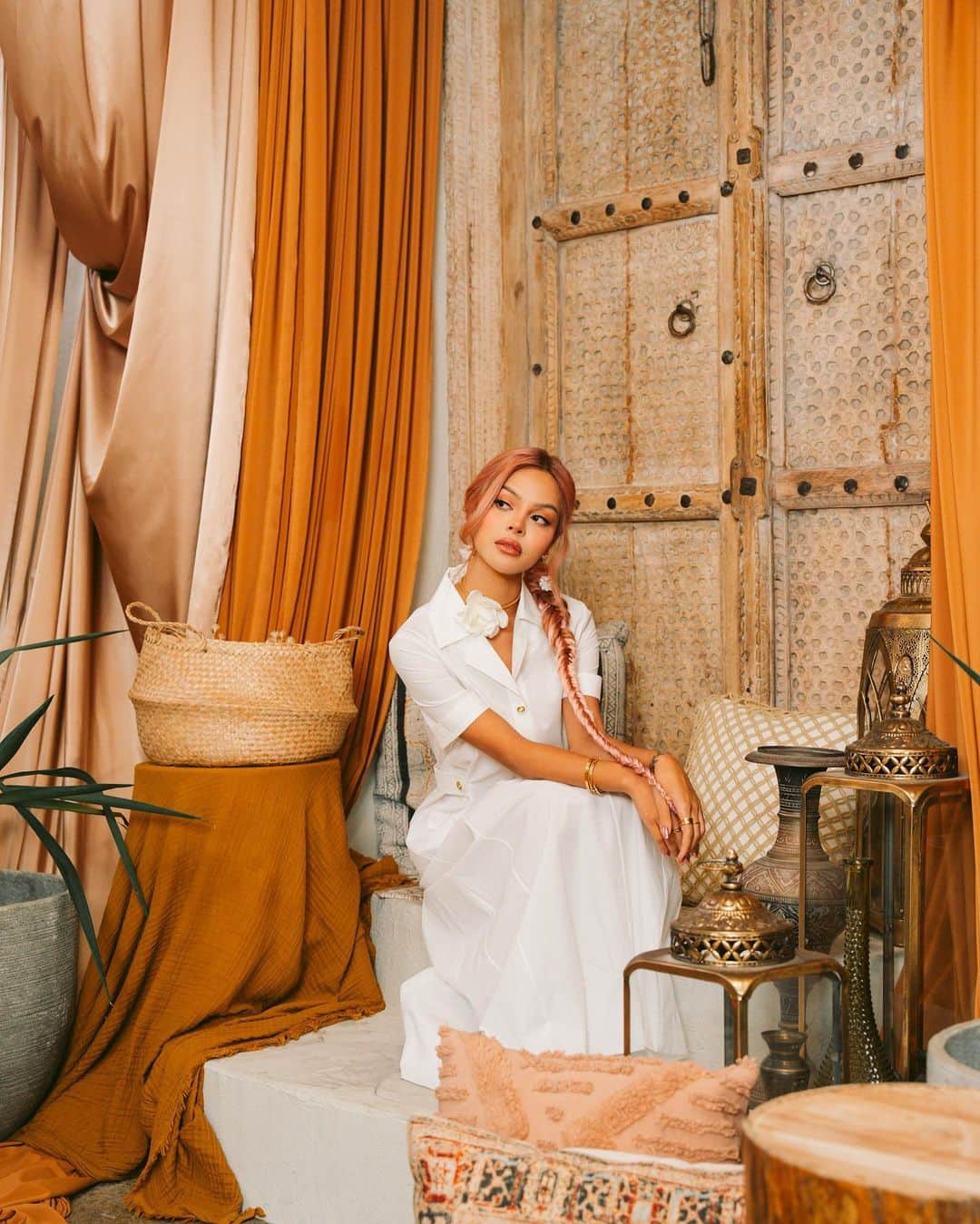 リリーマイマックのインスタグラム：「In my peace 🕊️🤍 @gucci  Hair by @hairwithlinda  Shot by @true.gritty」