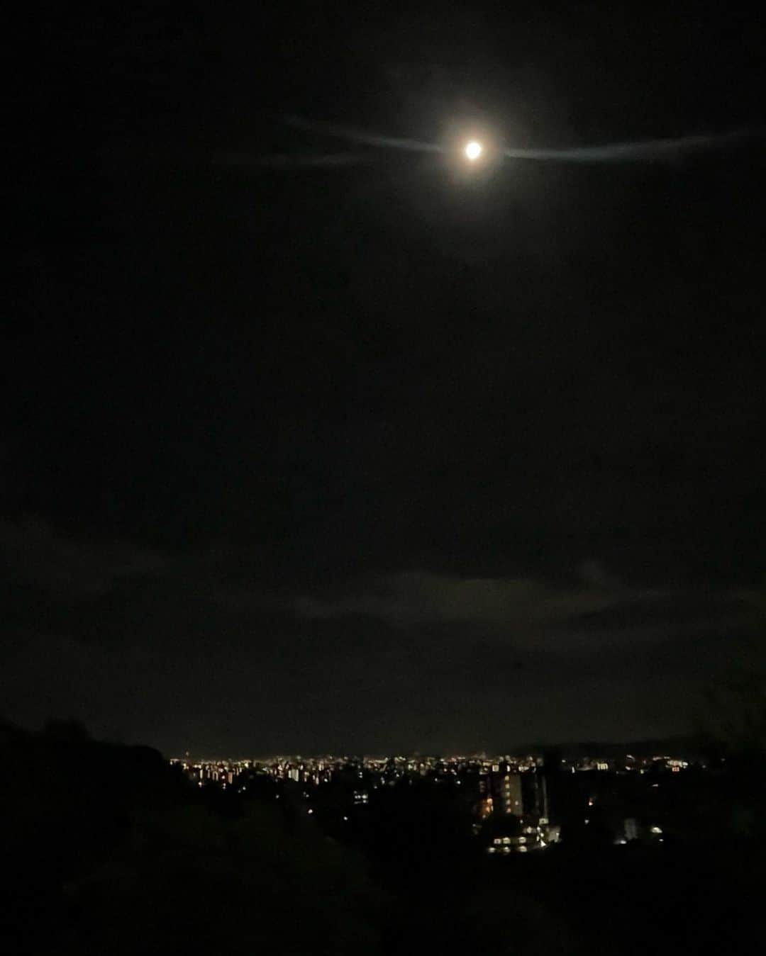 山本ひかるさんのインスタグラム写真 - (山本ひかるInstagram)「先日スーパームーンをみにいきました🌕✨ 原谷と船岡山✨ 月めっちゃ明るくて綺麗で感動した💕 #京都 #kyoto #kyotojapan #船岡山 #原谷 #おさんぽ #お出かけ #深夜 #🌃 #ツーリング」9月2日 9時34分 - hikaru0228yamamoto