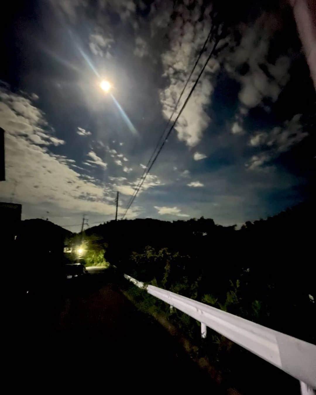 山本ひかるさんのインスタグラム写真 - (山本ひかるInstagram)「先日スーパームーンをみにいきました🌕✨ 原谷と船岡山✨ 月めっちゃ明るくて綺麗で感動した💕 #京都 #kyoto #kyotojapan #船岡山 #原谷 #おさんぽ #お出かけ #深夜 #🌃 #ツーリング」9月2日 9時34分 - hikaru0228yamamoto