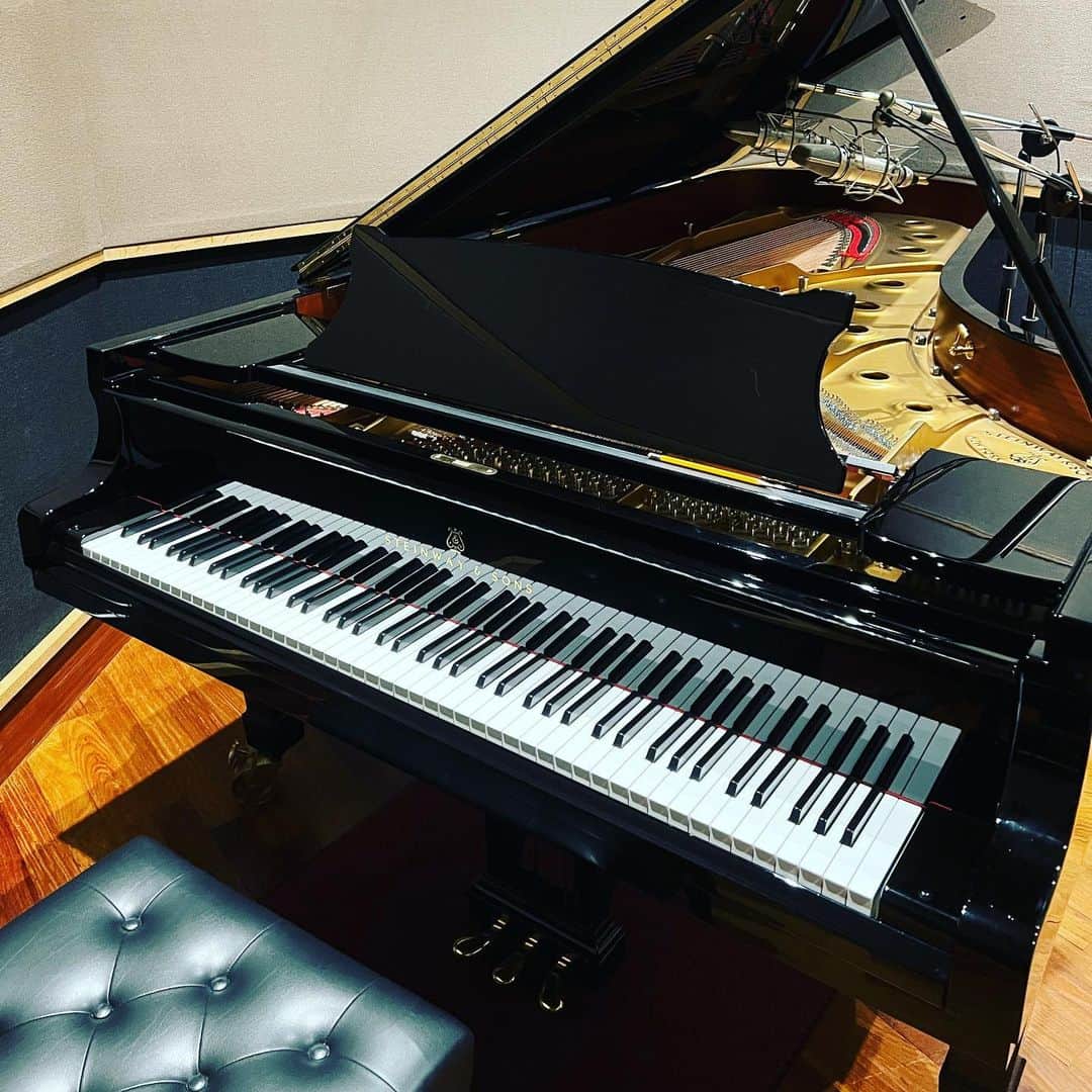 上杉洋史さんのインスタグラム写真 - (上杉洋史Instagram)「Studio recording session vibe. 545201 D #piano #steinway #venue #todayspiano #instapiano #pianophotography #recording #recordingstudio」9月2日 9時41分 - uesugihiroshi