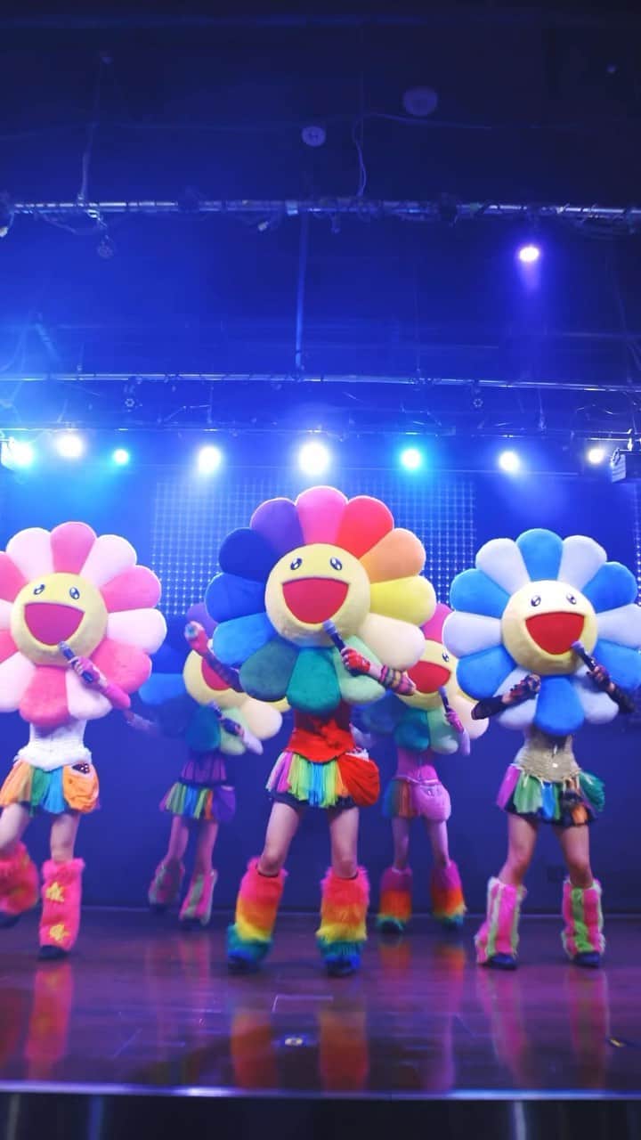 村上隆のインスタグラム：「FLOWER GIRLS!  members: @morishita_mao  @moa_tsukino  @coharuhinata  @aoi_nonoa  @kojimayuukataso @seri_suzumura @igari_tomoka  @kamenjoshi  “Kamen Joshi” is a Japanese idol group known for its distinctive concept and performance style. The group members wear masks to hide their faces, emphasizing the group’s image as a whole over individual members.」