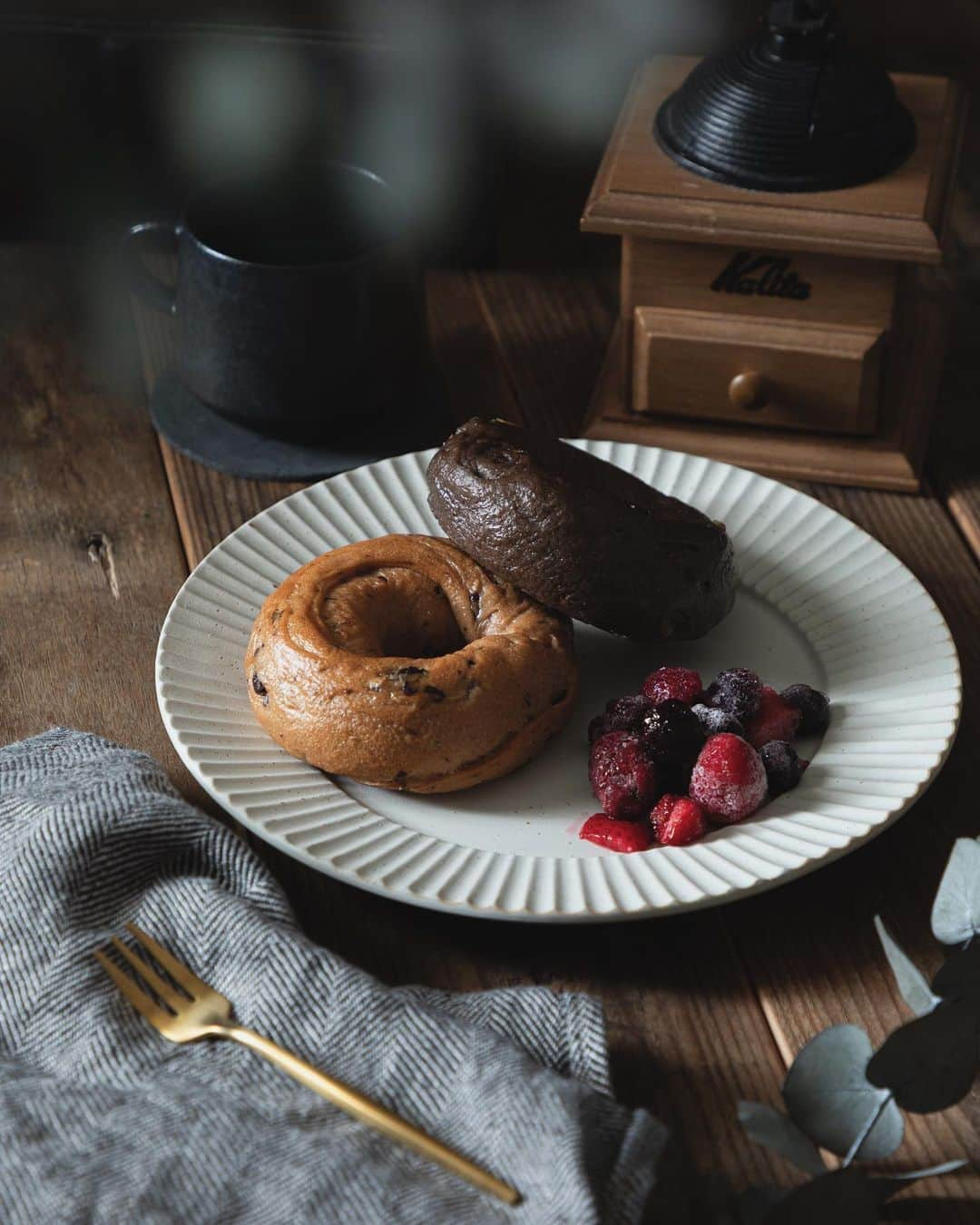 Manabu Sakamotoさんのインスタグラム写真 - (Manabu SakamotoInstagram)「今朝 . . . . . . . . . #food #foodphotography #foodstagram #tablephoto #tablecoordinate #breakfast #bagel #gourmet #フードフォト #テーブルコーディネート #テーブルフォト #朝食 #写真好きな人と繋がりたい #テーブルスタイリング #フードスタイリング #ていねいな暮らし #vsco #igersjp #私のおいしい写真 #美味しい写真 #おいしいもの好きな人と繋がりたい #コーヒー #至福の時間 #うつわ好き #うつわのある暮らし #パン #あさごはん #ベーグル #ベリー #ミックスベリー」9月2日 10時37分 - manabu.sakamoto