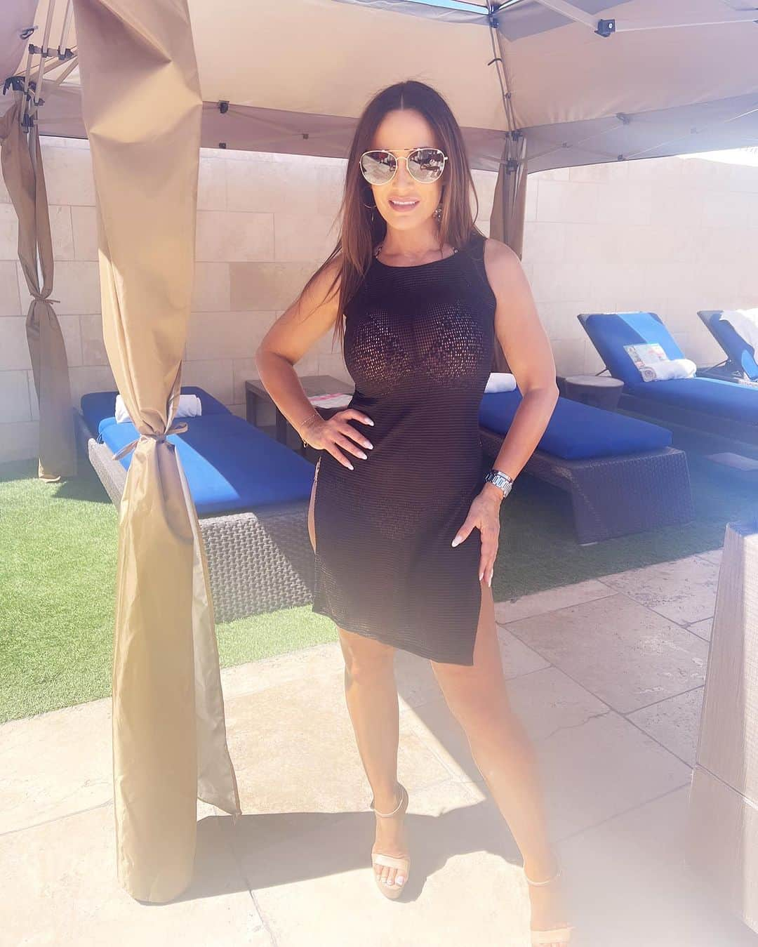 リサ・アンさんのインスタグラム写真 - (リサ・アンInstagram)「#flashbackfriday  Finding shade in the steaming hot temps last  Saturday @thesapphirepool for The Ultimate Fantasy Football Draft Party 🏆🏈  #vegas #steaminghot #sapphirepool #thereallisaann」9月2日 1時48分 - thereallisaann