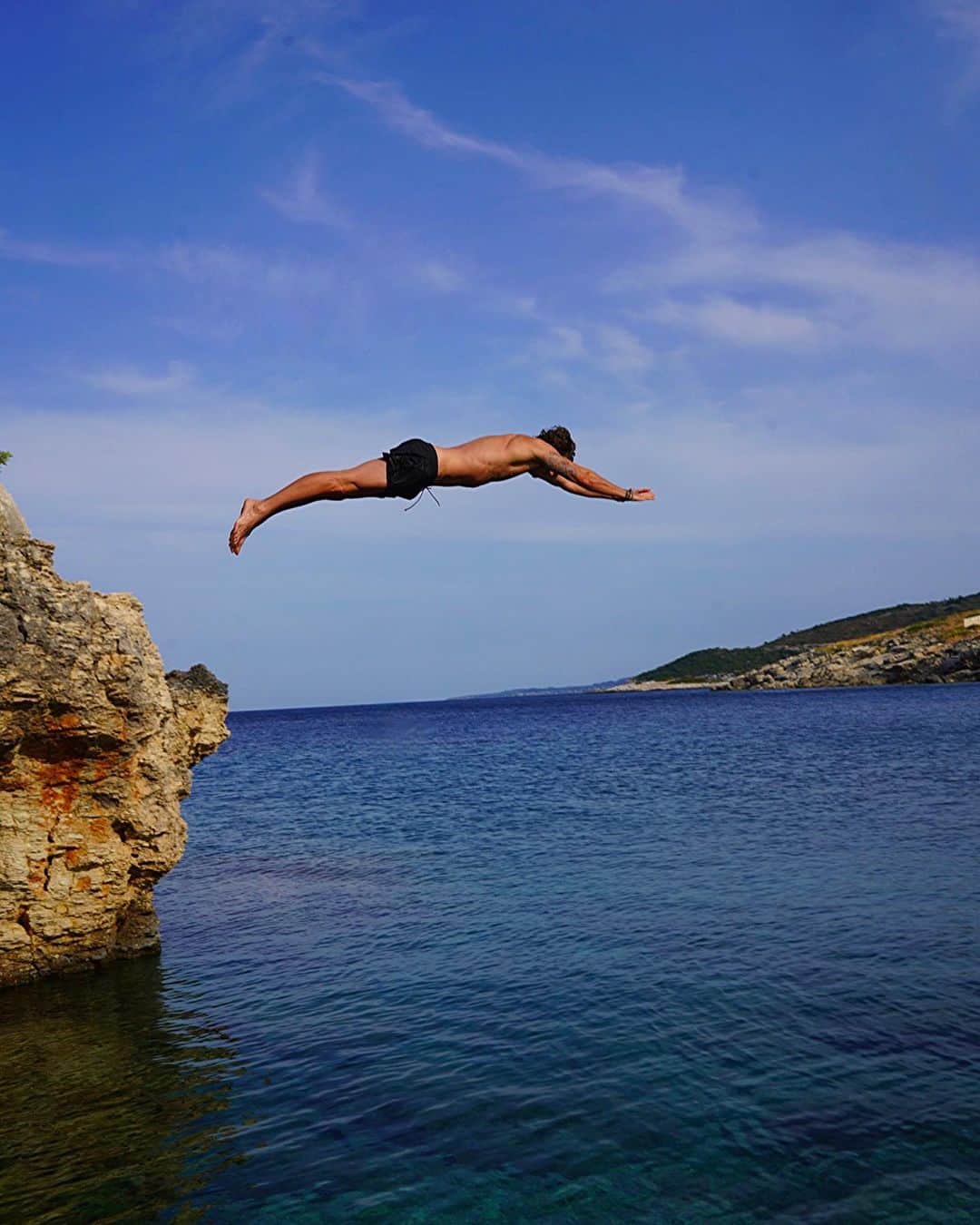 アダム・センさんのインスタグラム写真 - (アダム・センInstagram)「Do it already…  #Ioniansea #greece」9月2日 1時56分 - adamsenn
