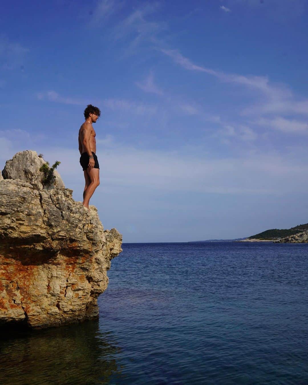 アダム・センさんのインスタグラム写真 - (アダム・センInstagram)「Do it already…  #Ioniansea #greece」9月2日 1時56分 - adamsenn