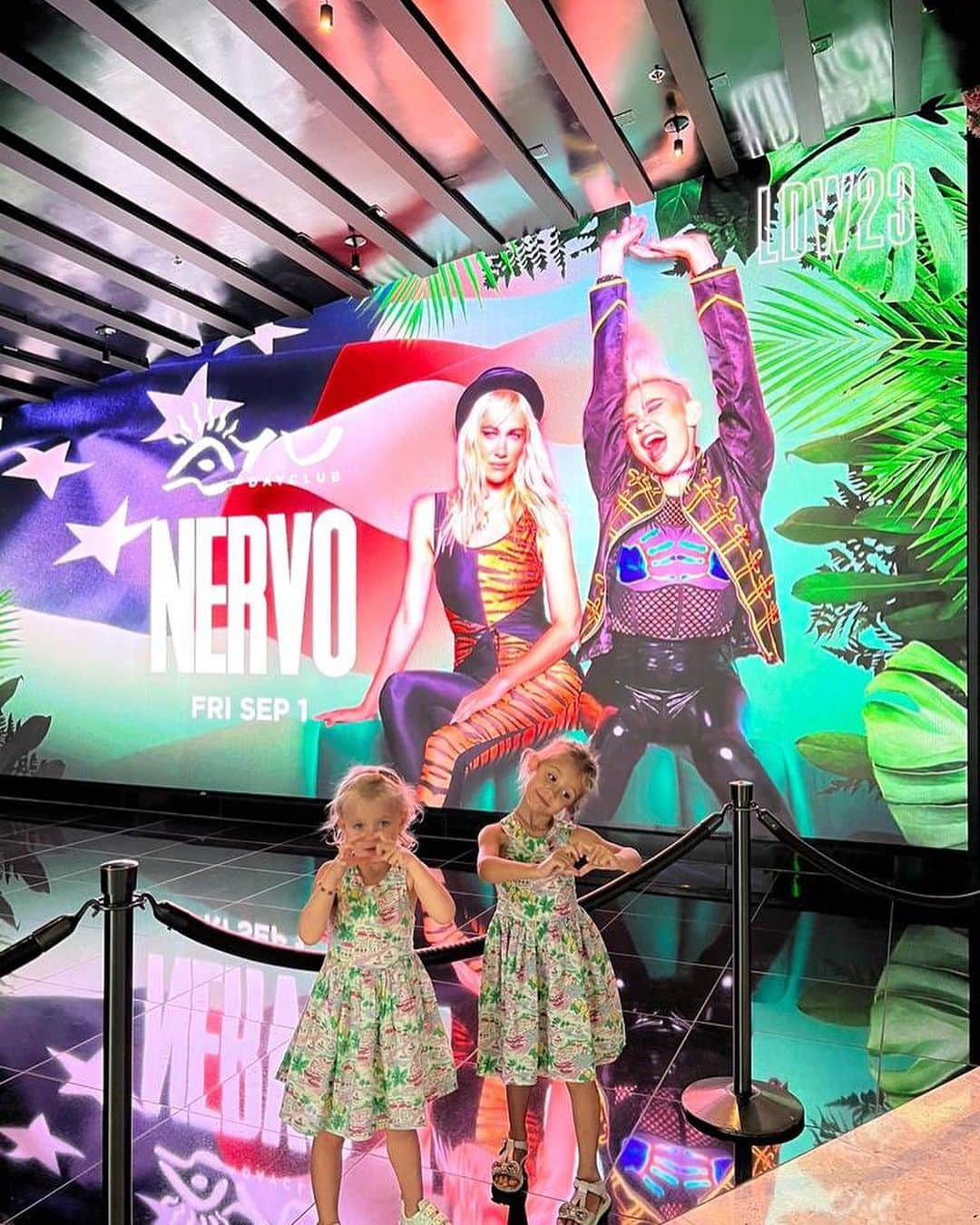 NERVOのインスタグラム：「VEGASSSS with our next gens!!! 👧👧❤️❤️👯‍♀️👯‍♀️ @ayudayclub we are on our way back will see you this afternoon baby!! Happy Labour Day Long Weekend indeed 🇺🇸🙈❤️❤️ @zoukgrouplv #Vegas #USA #labourdaylongweekend #NERVObabiesontour」