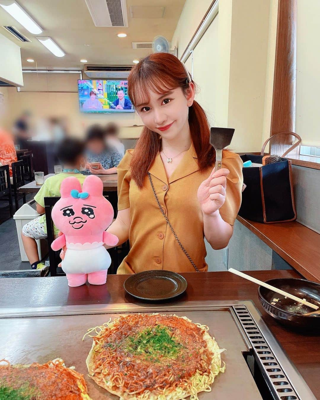 橘芹那のインスタグラム：「初・広島風お好み焼き🤍  #広島グルメ #広島ランチ #福山市  #お好み焼き #お腹いっぱい  #おぱんちゅうさぎ  #おぱんちゅうさぎ好きな人と繋がりたい」