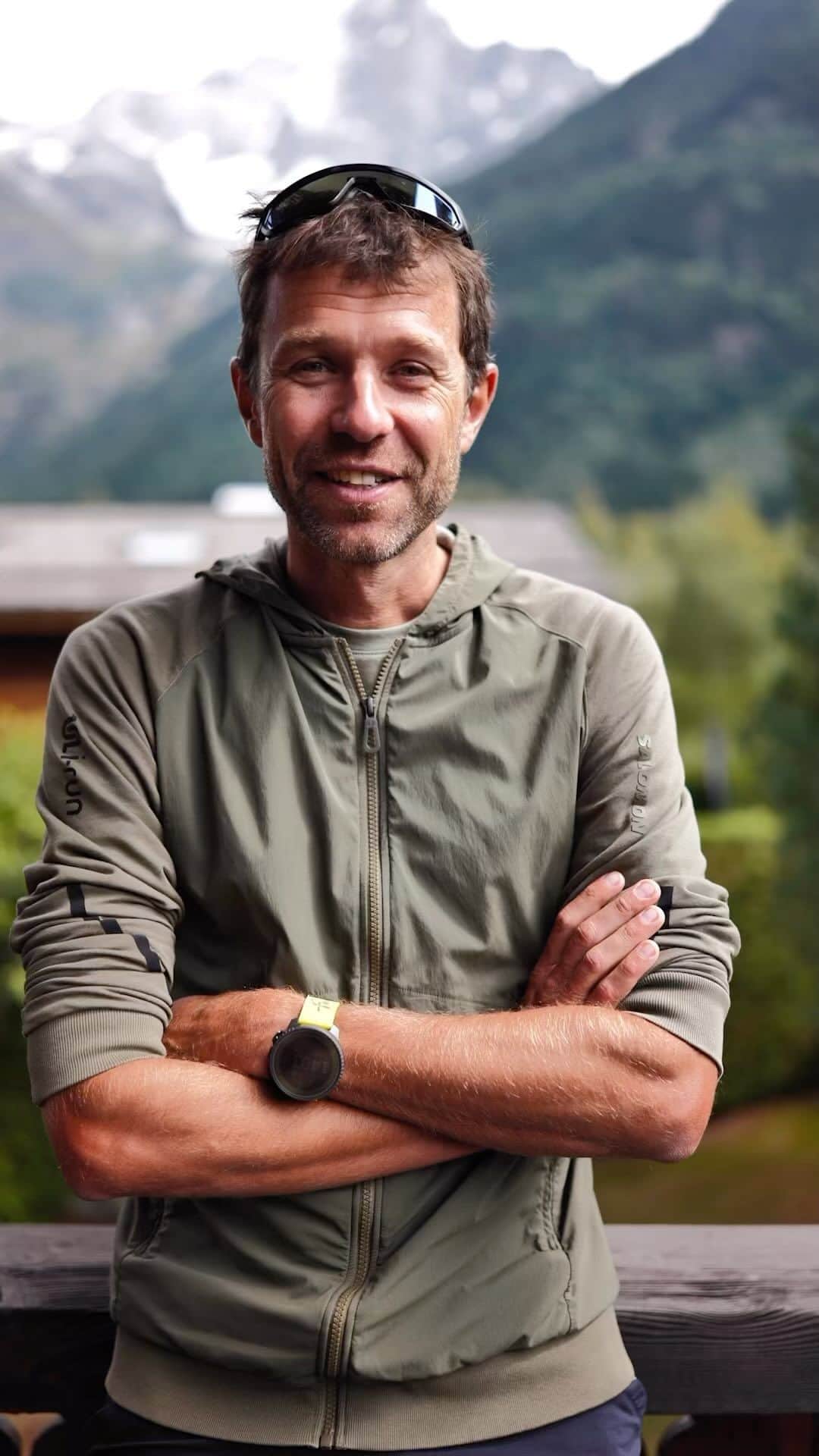 Suuntoのインスタグラム：「4-time UTMB champion @francois_dhaene has some wise words for the athletes running the 170km race around Mont Blanc today: focus on yourself, be careful at night and (try to) enjoy! 👍👊👏  @utmbmontblanc  #UTMB #Suunto #AdventureStartsHere  🎥 @the.adventure.bakery」