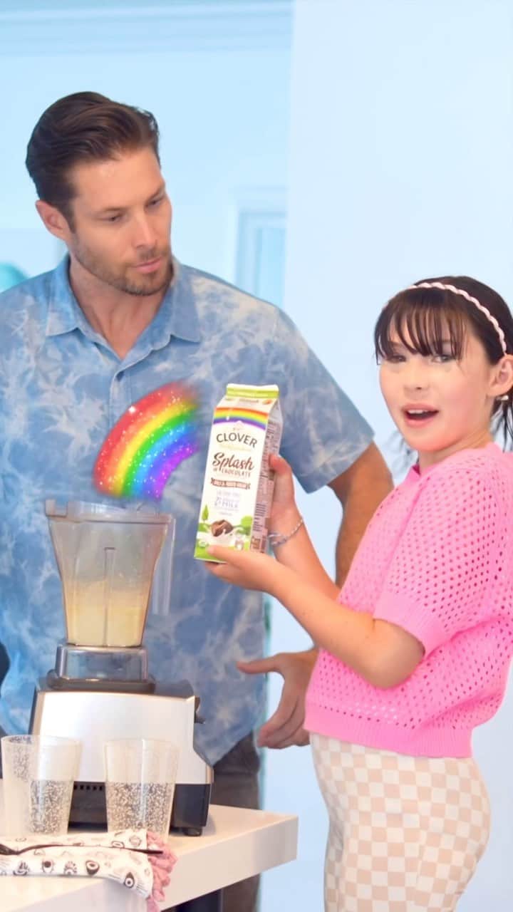 Chadd Smithのインスタグラム：「We Love Clover the Rainbow Milk with a Splash of Flavor! 👨‍👧❤️🌈 By @clover.Sonoma It comes in three awesome flavors - Chocolate, Vanilla and Strawberry 🤌🏼🍫🍦🍓 It’s Organic, lactose free milk with low or no added sugar and it’s delicious! #CloverSonomaCrew #CloverTheRainbow #ad *product is only available in California」