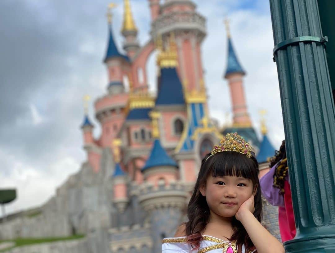 海老沼匡のインスタグラム：「Disneyland Paris🇫🇷 Our dream time in dream place. We have great memories.  #Holiday #Family #Eurotunnel 🇬🇧→🇫🇷 #France #princess #toysstory   27-30th August」