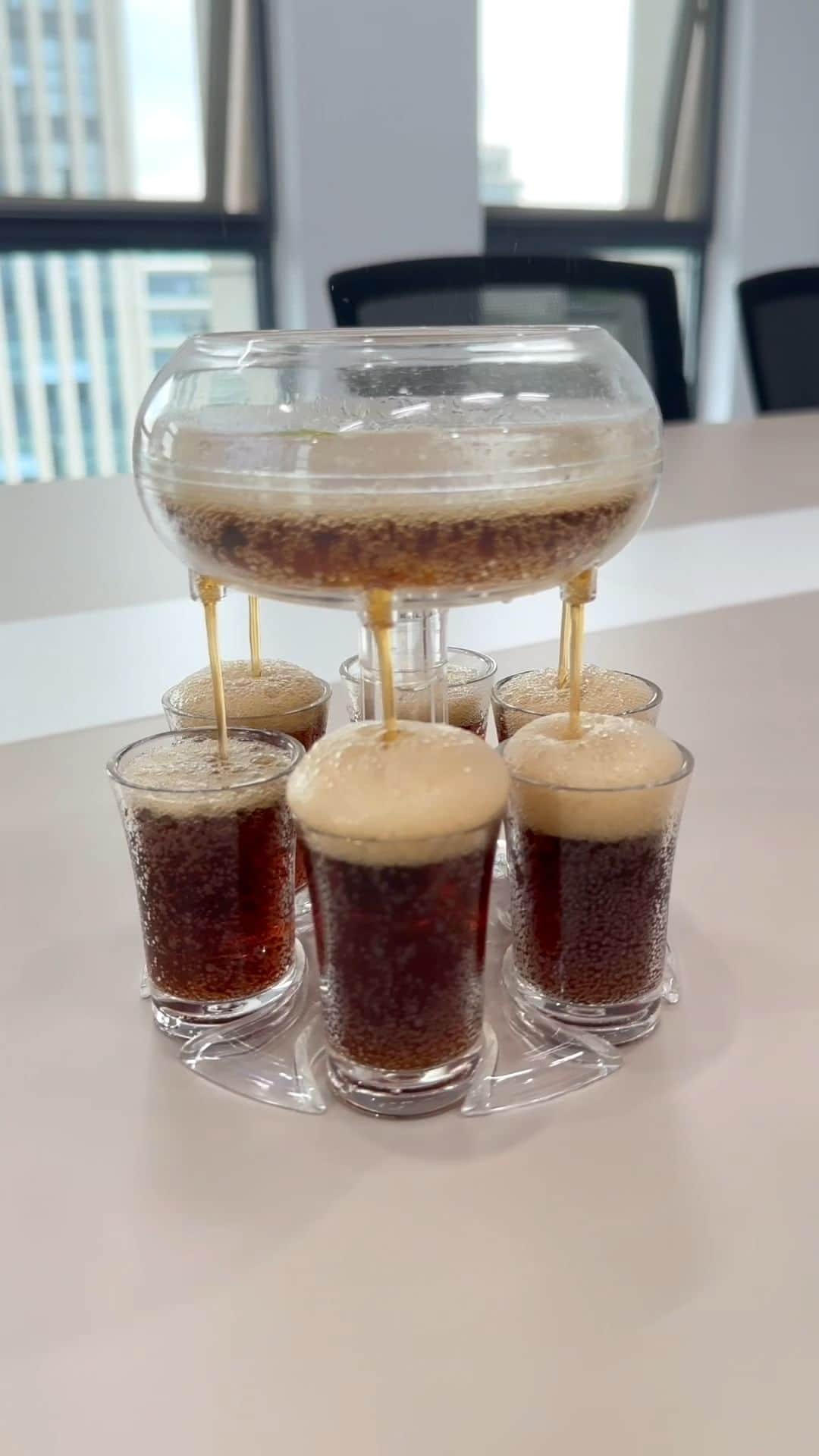 SHEINのインスタグラム：「Want to impress your party guests? Put on the ultimate pour-formance and sync up your sips with our 6-at-once drink dispenser set! 🥂🎉  🔎12933131  #SHEIN #SHEINforAll #SHEINstyle #fashion #chic #saveinstyle」