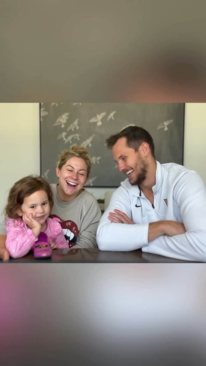 ショーン・ジョンソンのインスタグラム：「😭😭 I’ll so excited to see her become her own, but this was a special clips from todays video #gymnastics #parenting #family」