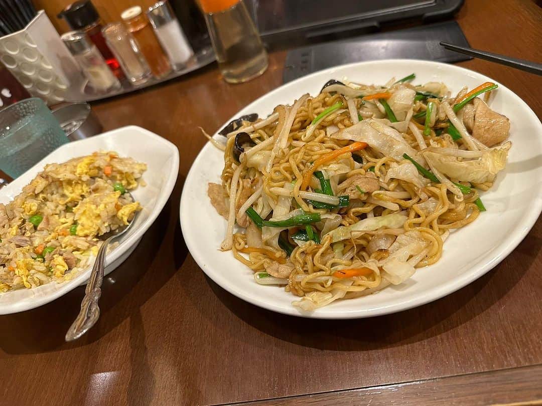 島津健太郎さんのインスタグラム写真 - (島津健太郎Instagram)「お久しぶりと初めましてで楽しい時間を過ごしたらお腹空いてやってもうたな。 #焼きそば大好き #チャーハン #この店量多いんよね #完食」9月2日 3時10分 - k_super_xtreme