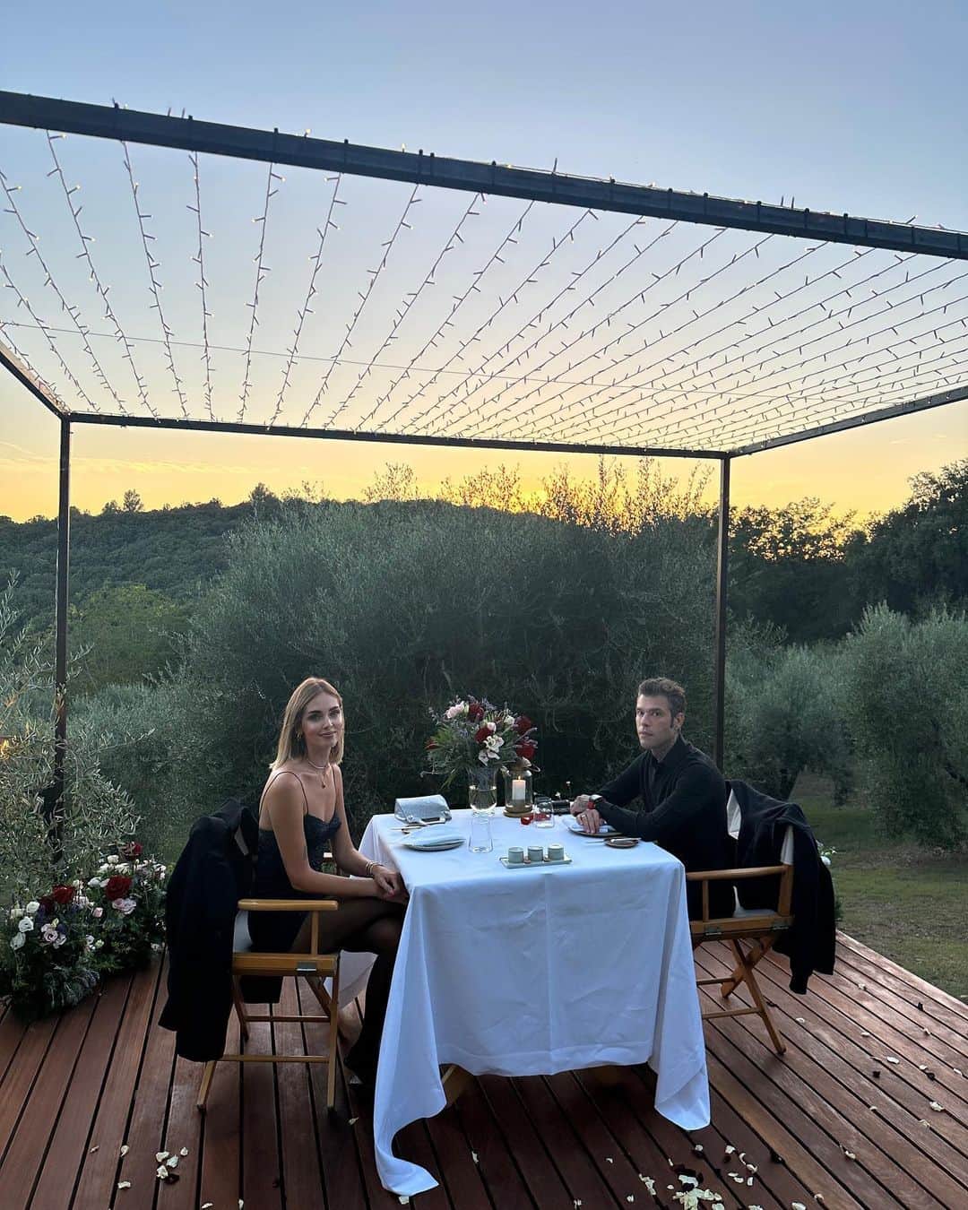 キアラ・フェラーニさんのインスタグラム写真 - (キアラ・フェラーニInstagram)「5th wedding anniversary dinner in Tuscany 💖」9月2日 3時23分 - chiaraferragni