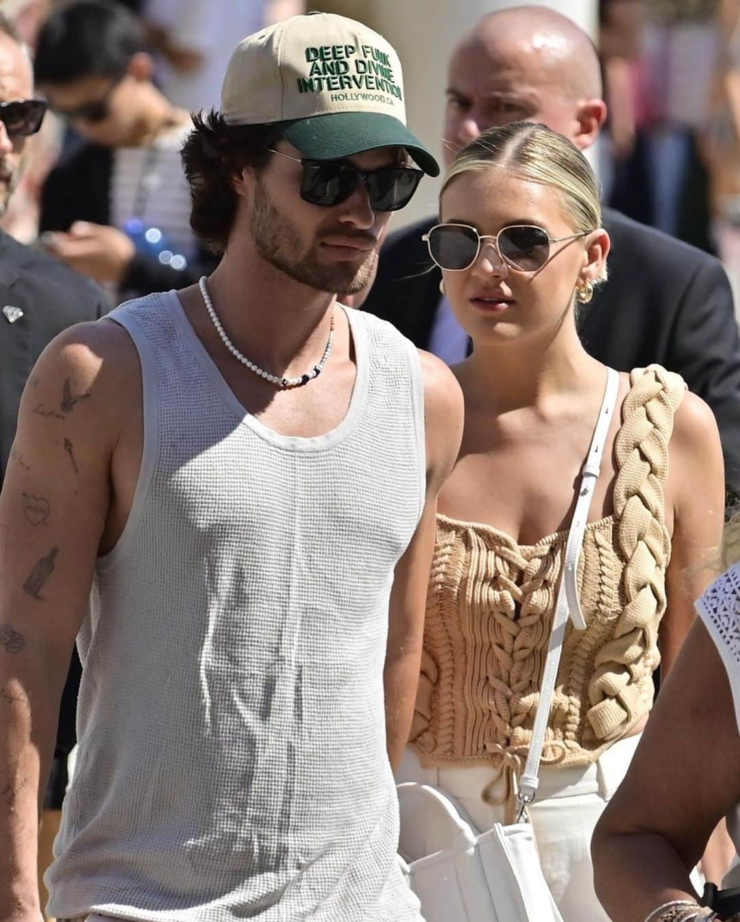 Just Jaredさんのインスタグラム写真 - (Just JaredInstagram)「Kelsea Ballerini and Chase Stokes looked so in love while exploring Venice today. We've got more pics of the cute couple over at JustJared.com! #KelseaBallerini #ChaseStokes Photos: Backgrid」9月2日 3時30分 - justjared