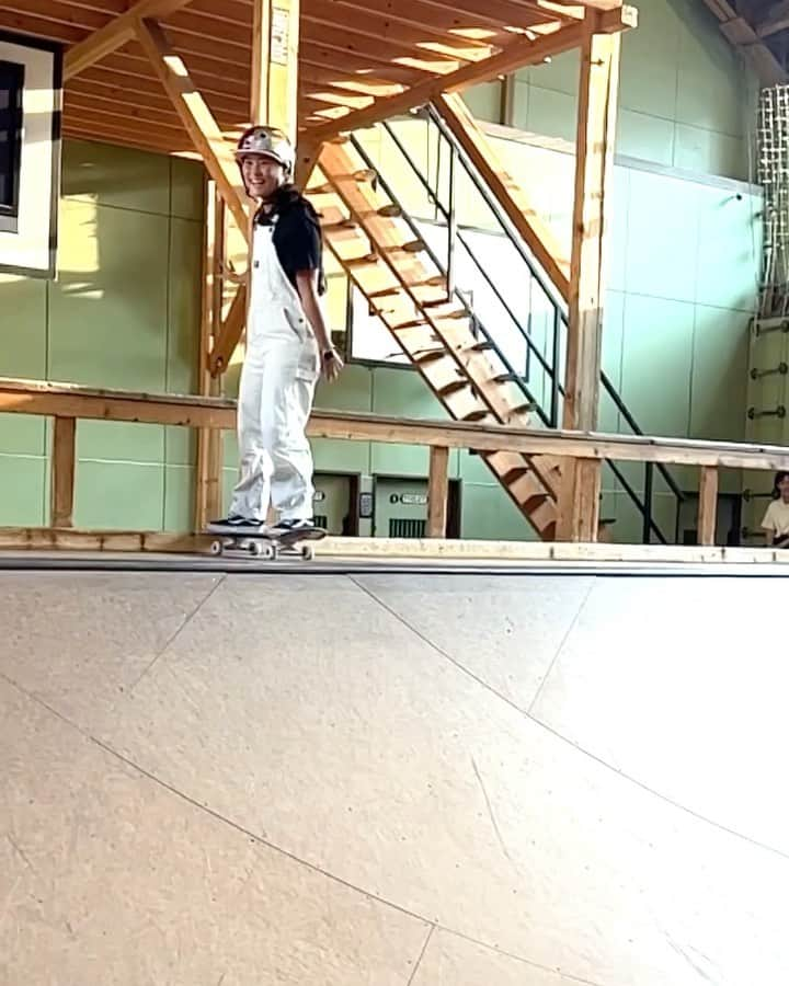 四十住さくらのインスタグラム：「@sakura_yosozumi Fakie Triple Kickflip 🙌 @alutmovement 🏠」