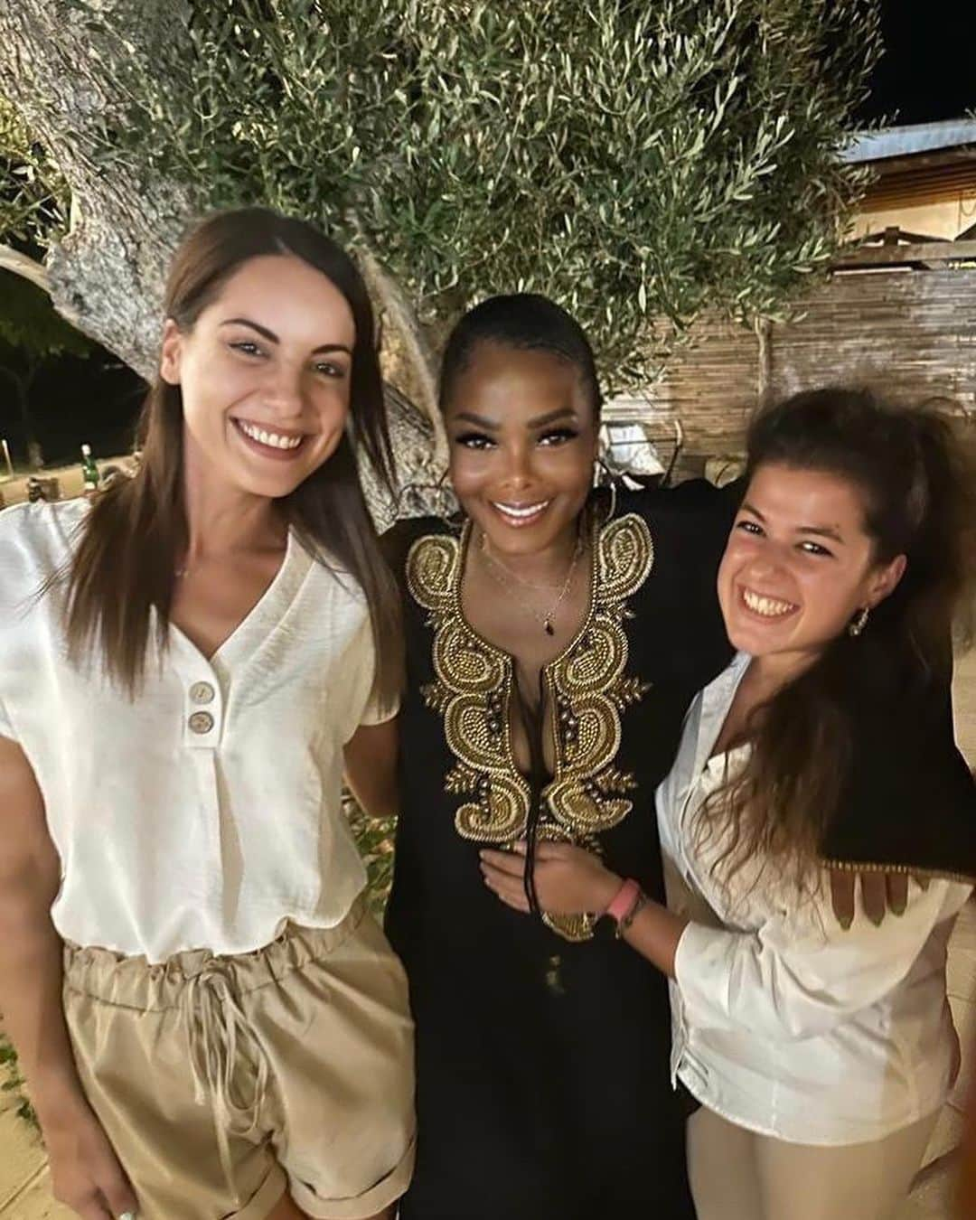 ジャネット・ジャクソンのインスタグラム：「We had an incredible time in Puglia. Thank you so much to the entire staff @Tenuta_Negroamaro for making our stay so memorable.」