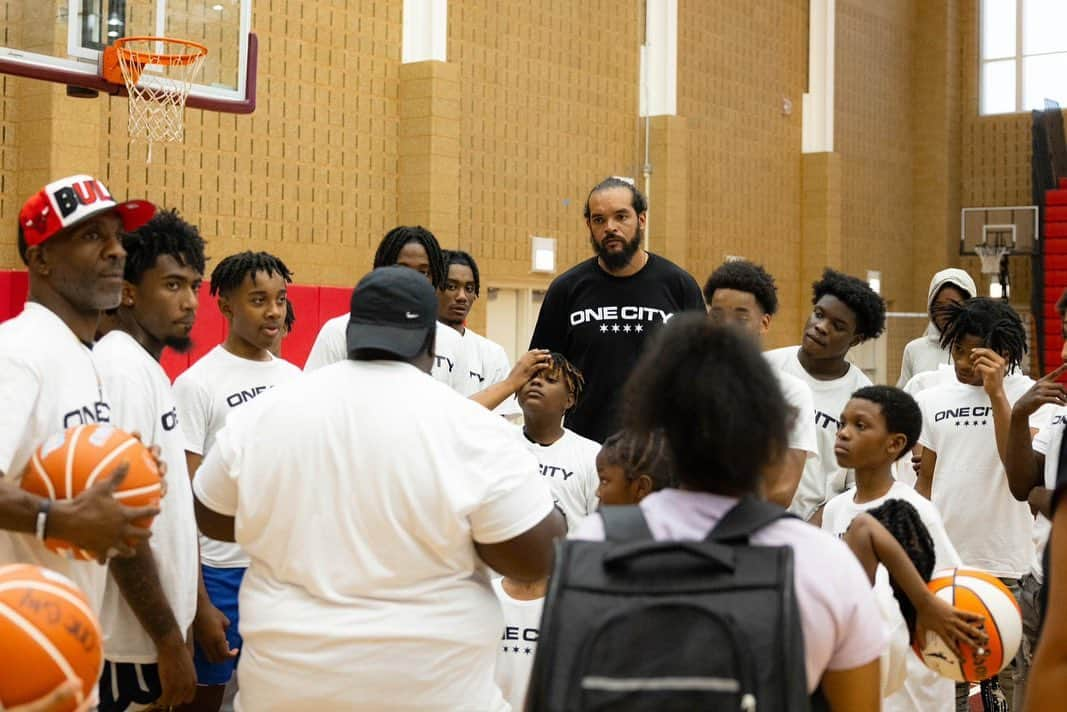 ジョアキム・ノアさんのインスタグラム写真 - (ジョアキム・ノアInstagram)「ONE CITY  Big shoutout to all of Chicago. This season of ONE CITY was incredible. Major thank you to @noahsarcfdn , Cobe Williams, Arne Duncan, @yolieconnects and especially to the 28 violence prevention programs - all of the participants, coaches, coordinators and security for getting together and putting on for the city.   Congrats to Contextos for taking home the chip.   This is just the beginning …」9月2日 5時05分 - stickity13