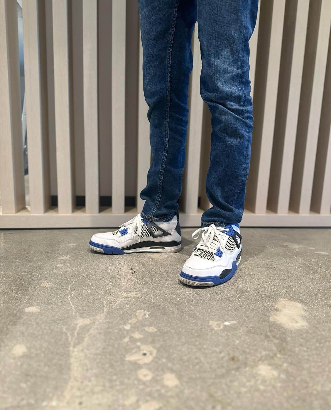 ロン・ハワードさんのインスタグラム写真 - (ロン・ハワードInstagram)「@realronhoward rocking Jordan 4s on the set of Backdraft 🔥  — swipe left ➡️ —  it's a look we are trying to bring back to the office -- still 🔥」9月2日 5時07分 - realronhoward