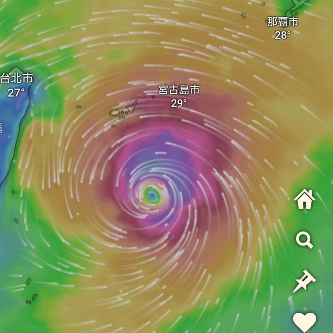 森末慎二のインスタグラム：「🦐みやーく商店です。  台風11号は今日の夕方１番近くを通ります。現在天気は曇り時々晴れ☀少し風が強くなって来ましたが宮古島はあまり影響はなさそうです。気温32度で蒸し暑いです。  お店は夕方の状況を見ますが通常通りの営業予定です。夜閉店していたらすみません🙇⤵️ 皆さんのお越しをお待ちしています。  お店電話番号  0980-79-9292 田中店長　070-8429-7387 お昼ランチはオープン11:30〜14:30ラストオーダー15:00です。夜の🏮居酒屋は17:30から21:00です。予約のお電話お待ちしています。定休日は水曜日、木曜日です。#みゃーく商店  #宮古島 #天丼 #宮古島野菜 #宮古島ランチ #宮古島グルメ #車海老 #グルクンの天ぷら #宮古島ごはん #宮古島天丼 #宮古島海老天丼 #沖縄天丼 #海老天丼 #海老 #島食材 #沖縄宮古島 #沖縄 #パパイアの天ぷら   #車海老天丼  #okinawa #居酒屋#miyakojima #森末慎二 #morisue shinji #TUBE #前田亘輝 #BEGIN  #サザンオールスターズ  #松田弘」