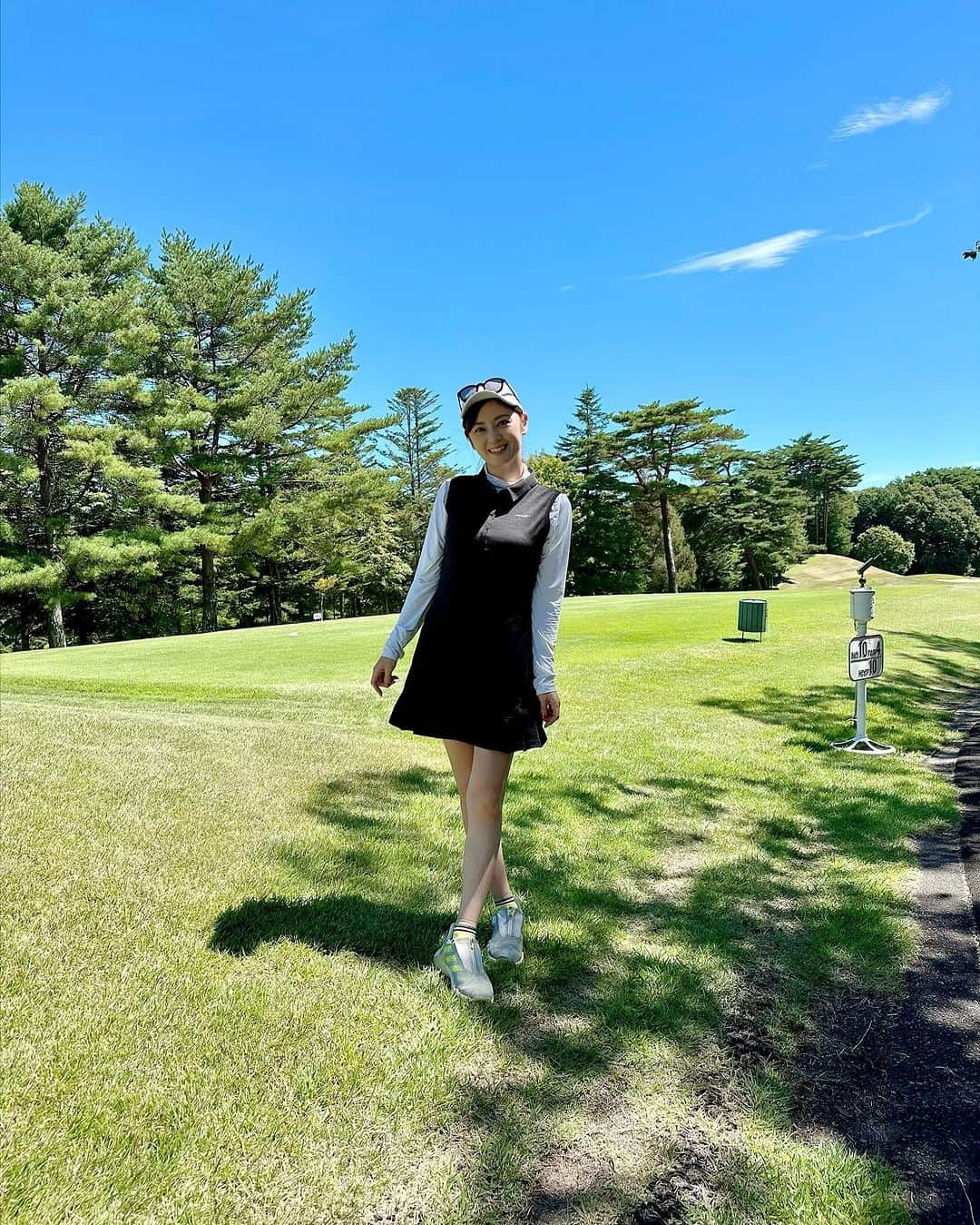 原史奈さんのインスタグラム写真 - (原史奈Instagram)「久しぶりに長野でゴルフ⛳️ お天気が良くてちょっと暑かったけど 日陰はものものすごく涼しくて もう秋のゴルフっていうくらいの心地よさでした⛳️ PAR3でバーディー取れて嬉しかった😆 #ゴルフ日和 #久しぶり #長野 #briefing #briefinggolf  #原史奈  #ゴルフ #ゴルフレッスン #ゴルフ女子 #ゴルフ大好き #golf #ゴルフウエア #ゴルフコーデ #ゴルフグッズ #ゴルフ動画 #ping #g410 #callaway #paradym #paradymmaxfast #even #archivio #アルチビオ #eyevol #cuartounited #instagolf」9月2日 5時49分 - fuminahara