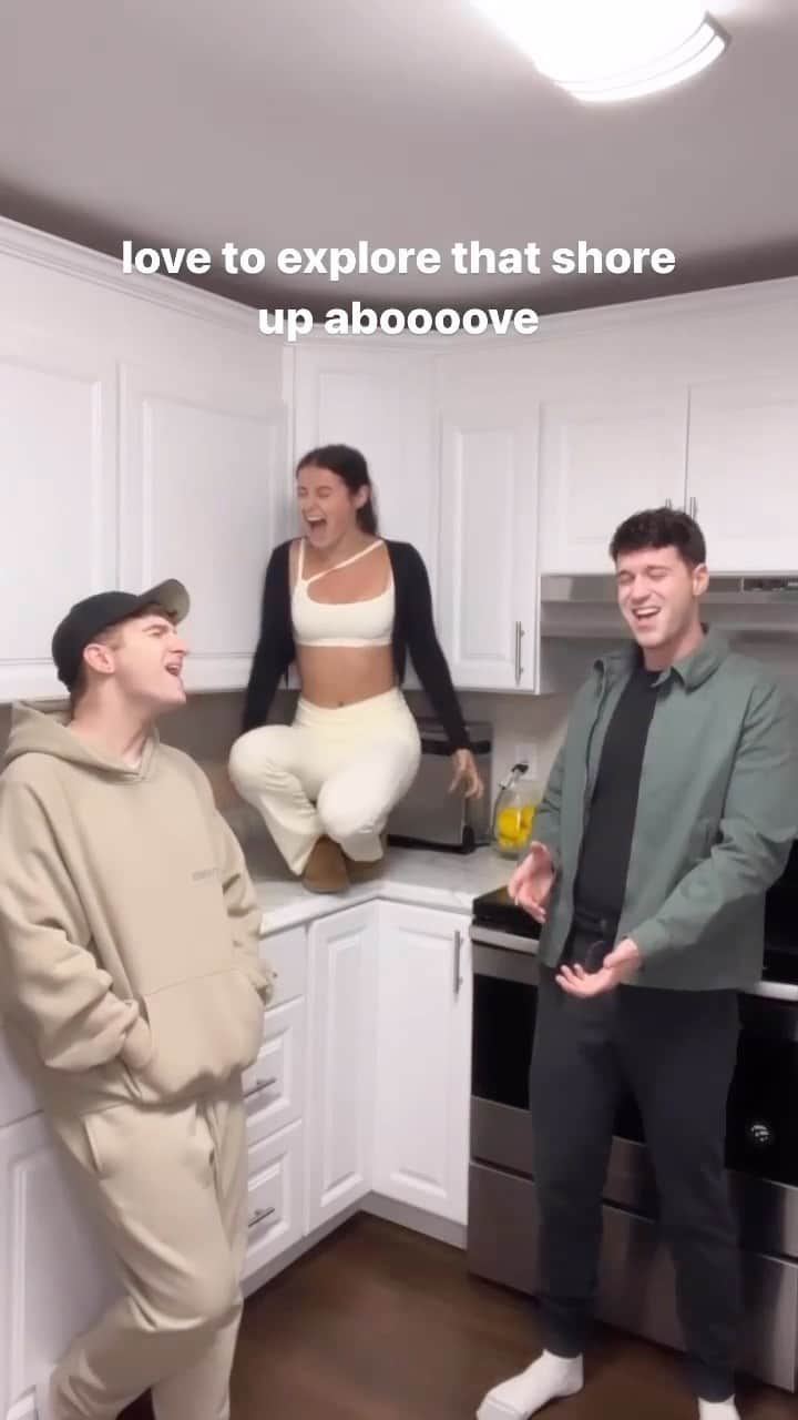 ダイアン・キートンのインスタグラム：「ASTONISHING!!! @nataliejanesings @jonathantilkin @anthonygargiula」