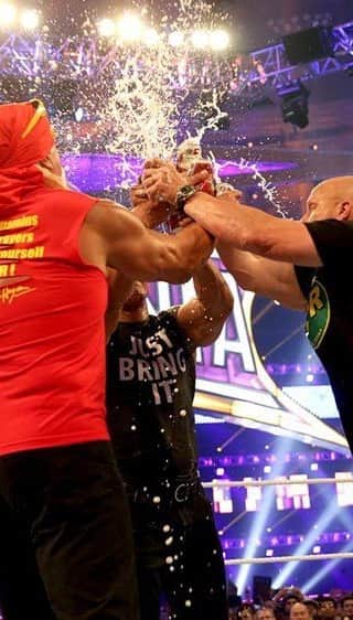 ハルク・ホーガンのインスタグラム：「Electrifying Moments. Happy Friday, Hulkamaniacs!! 💪」