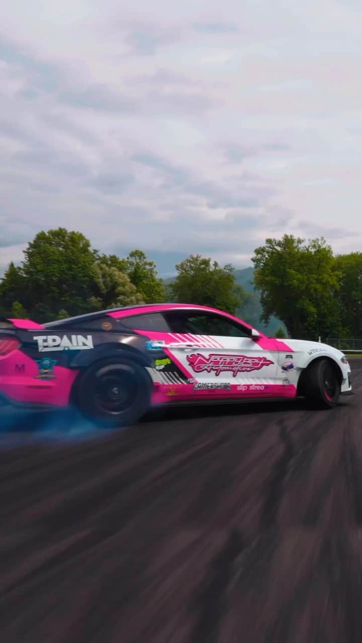 T-ペインのインスタグラム：「From Fan to Legend - @tpain’s drift journey started with us in 2018 at GRIDLIFE SOUTH! Fast forward to @circuitlegends and he’s not just a spectator - he’s burning rubber on track with us!   His good vibes radiated through the paddock, from signing autographs to mingling with fans and drivers. And when the sun set, we cranked up the karaoke, belting out his hits in celebration of the epic weekend.   Thank you @tpain and @nappyboyautomotive for being a part of our community and making Circuit Legends even more legendary 🙏 Same time next year?!  #GRIDLIFE #CircuitLegends #GRIDLIFEDrift #tpain #nappyboyautomotive #limerockpark」