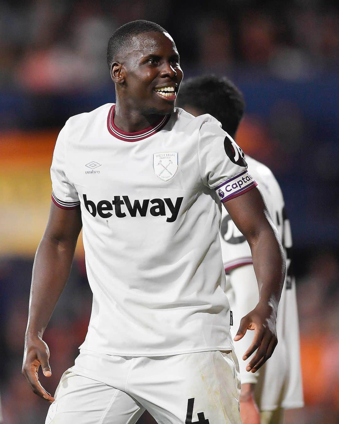 クル・ズマのインスタグラム：「Important Win today ! So happy with my first goal of the season ⚽️🤲🏿 #uZoumaki #AlHamdulillah」