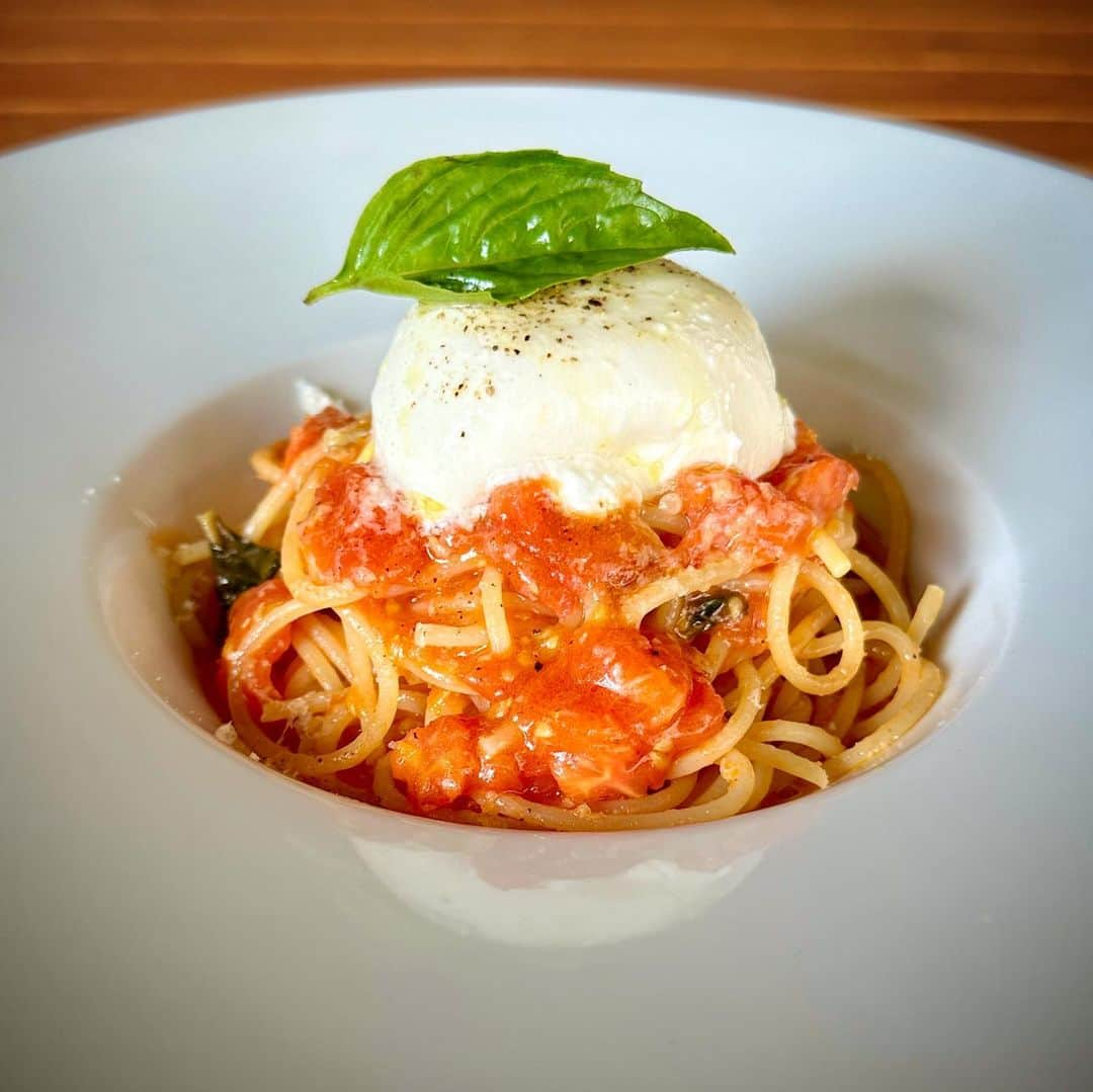 Arancino at The Kahalaさんのインスタグラム写真 - (Arancino at The KahalaInstagram)「Welcoming our NEW MENU! Our new offerings are . . .   Lobster Arancini   Spaghetti al Pomodoro Fresco   Tagliata di Manzo con Rucola   Carpaccio di Polpo   Spaghetti al Pesto Genovese con Gamberi   Spaghetti alla Puttanesca e Polpo  Pizza Funghi e Tartufo」9月2日 8時04分 - arancinokahala