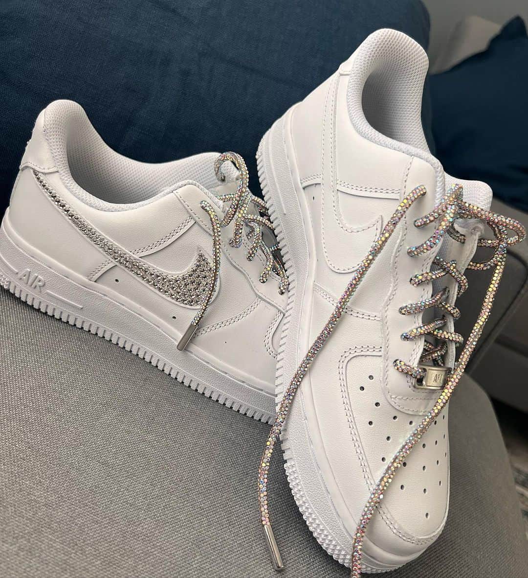 ジョディ・スウィーティンのインスタグラム：「Serving Comfortable Concert Shoes but make it Beyoncé.   Can’t WAIT!!   Taking Bea to seen Queen B for her 13th birthday!  #virgoseason♍️ 🪩」