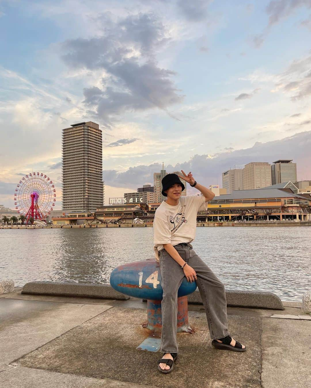 山口託矢のインスタグラム：「. 9月もよろしくお願いします🍂 . . #september #9月  #神戸 #神戸旅 #kobe」